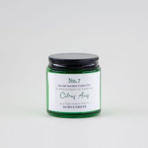 Duftkerze im kleinen Grünglas mit frischem Duft nach Citrus und Anis – handgemacht in der Schweiz, mit synthetischem Duft und Baumwolldocht.
