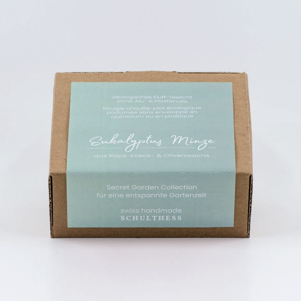 Teelicht mit belebend-frischem Duft nach Eukalyptus und Minze – handgemacht in der Schweiz, mit synthetischem Duft und Baumwolldocht.